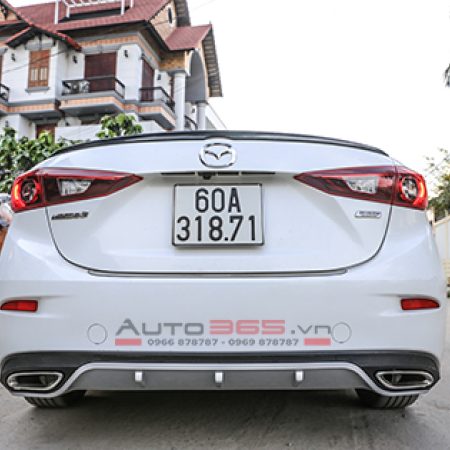 Mazda 3 nâng cấp lip chia pô kiểu Mercedes